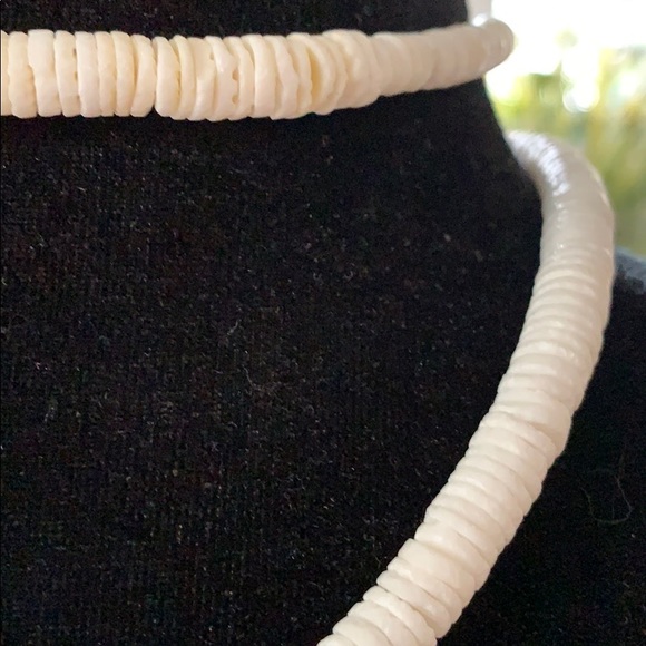 String of shell necklace set - Picture 3 of 4